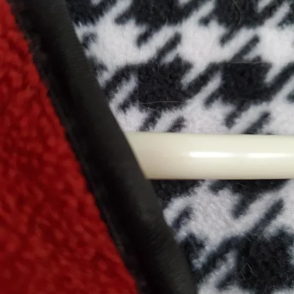 Reversable Cape - Picture 3 of 4